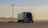 Jak zadbać o bezpieczeństwo zawartości transportu na przyczepie ciężarowej?