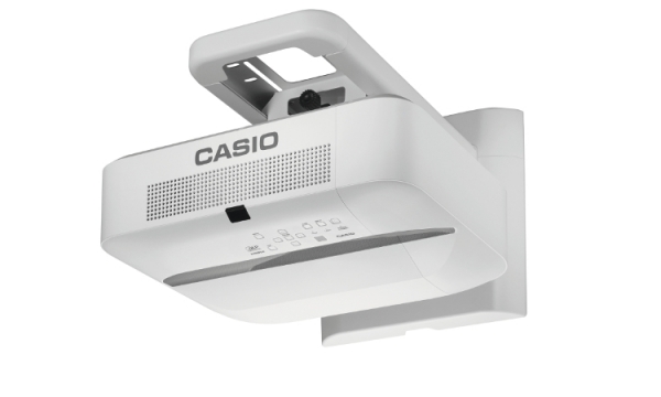 Ultra krótkoogniskowe projektory od CASIO